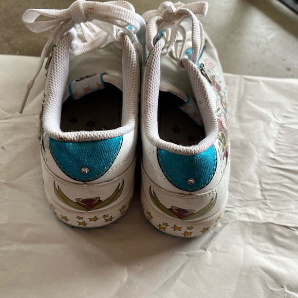 Designer Marc Ecko sneakers with skull and flower designs, size US 7 - Picture 4 of 4